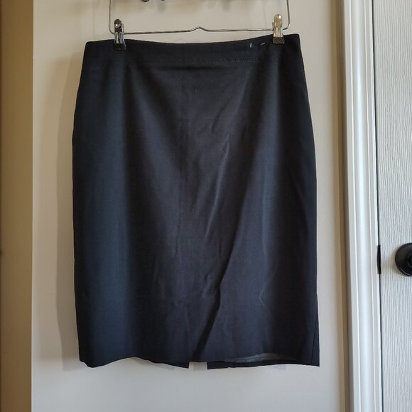 NWOT Marks & Spencer Black Pencil Skirt – UK 14 (US 10) - Picture 1 of 11